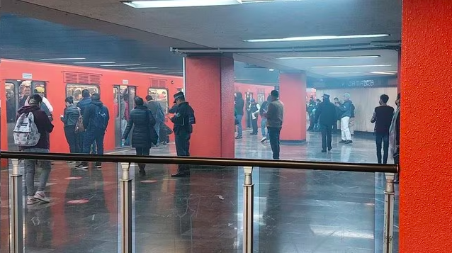 Línea 9 del Metro: Usuarios reportan humo en estación Jamaica