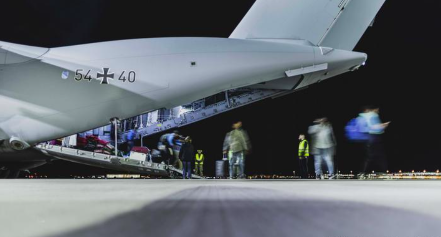 Fuerza Aérea de Alemania evacua con éxito a 780 personas de Sudán