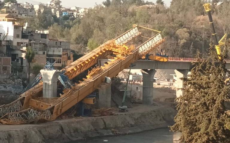 Colapso de estructura metálica en la obra del Tren Interurbano México-Toluca