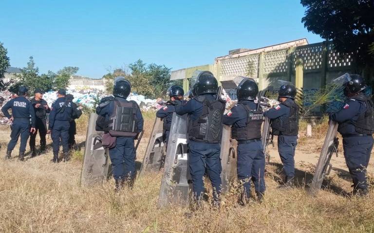 Investigación a policías de Oaxaca por participar armados en video musical