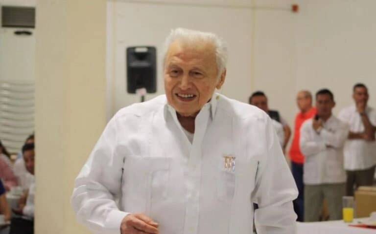 Fallece Mario Renato Menéndez, periodista y fundador del diario Por Esto!