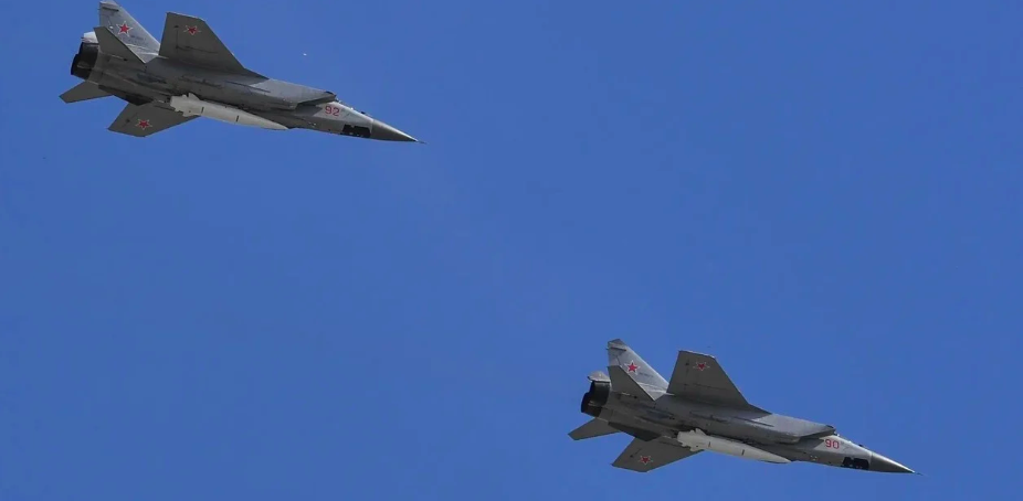 Rusia intercepta a dos aviones de la OTAN con intenciones de “violar frontera”