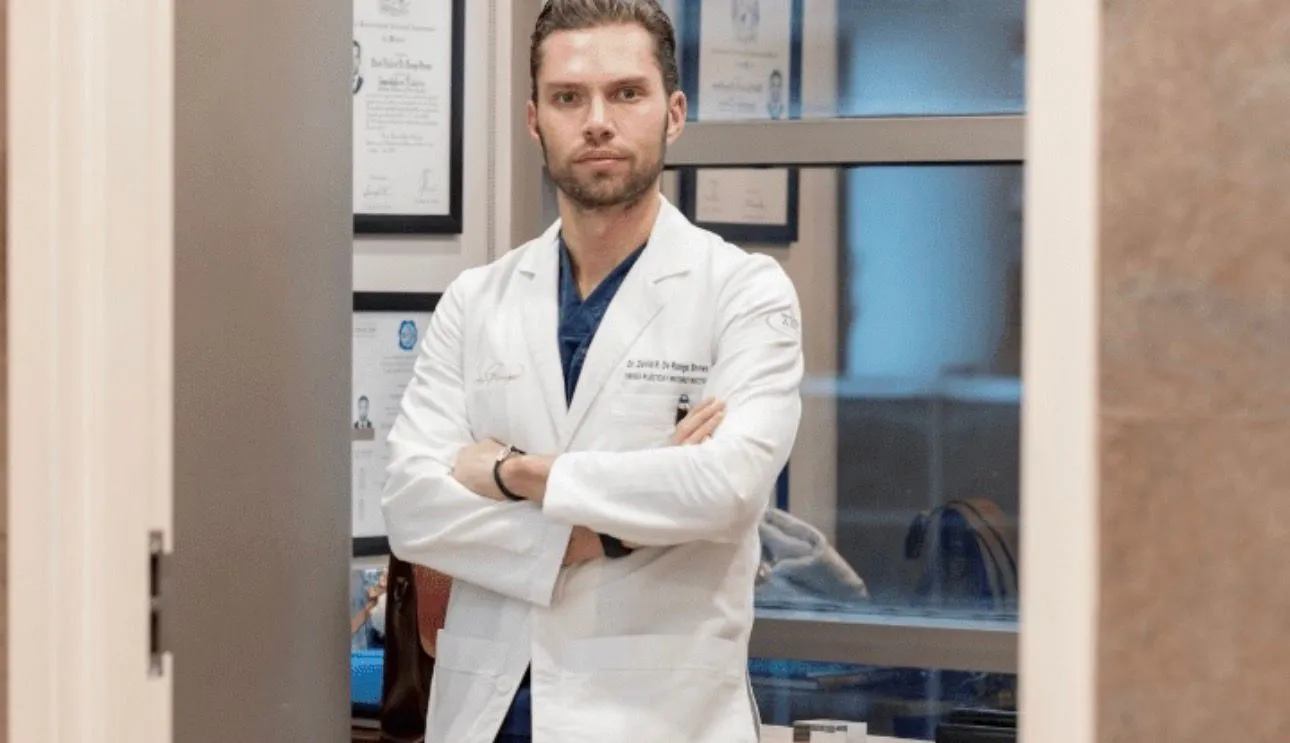 Dr. David de Rungs Brown posiciona la rinoplastia ultrasónica como una nueva era en cirugía nasal