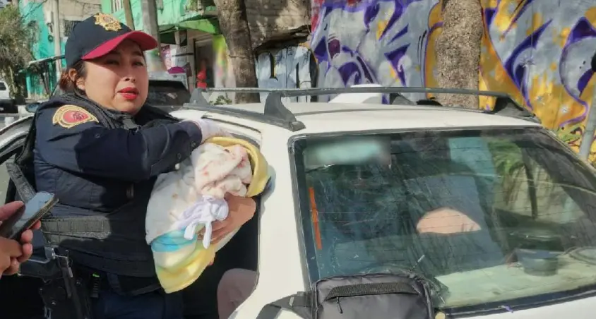 Nace bebé cerca del AICM con apoyo de policías de la Ciudad de México