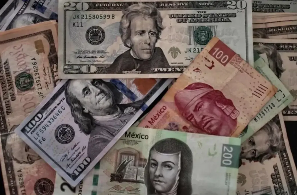 Dólar se mantiene debajo de 17 pesos y moneda mexicana extiende buena racha
