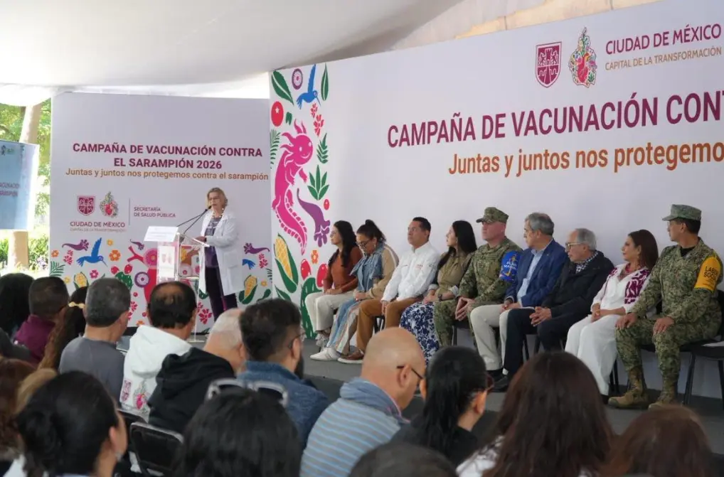 CDMX reconoce a trabajadores de salud por contener el sarampión