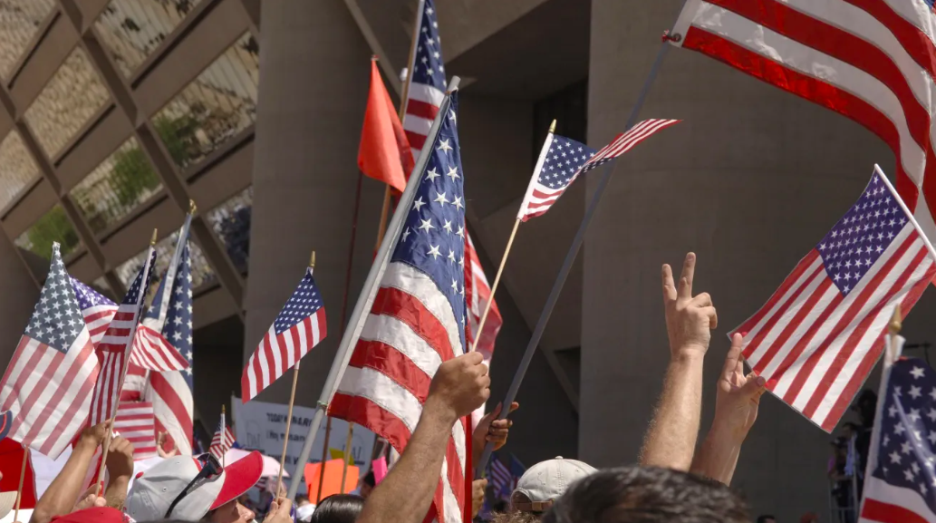 Latinos en USA que no habla español sufren burlas