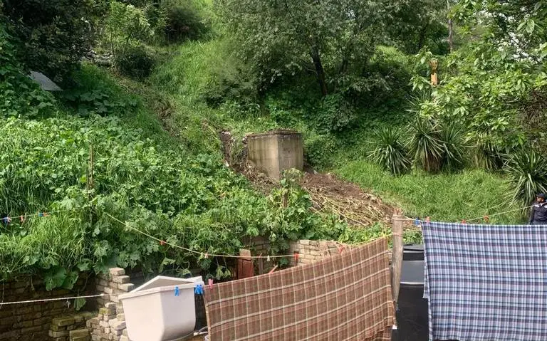 Residentes de Naucalpan se rehúsan a desalojar sus hogares pese al riesgo de otro deslave