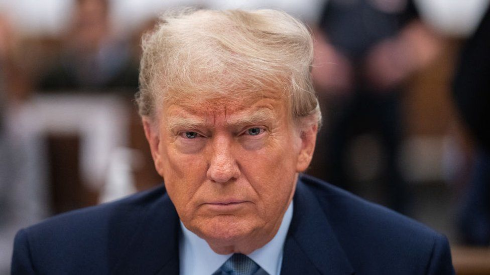 Donald Trump recibe multa de 10,000 dólares por violar "orden mordaza" en juicio por fraude