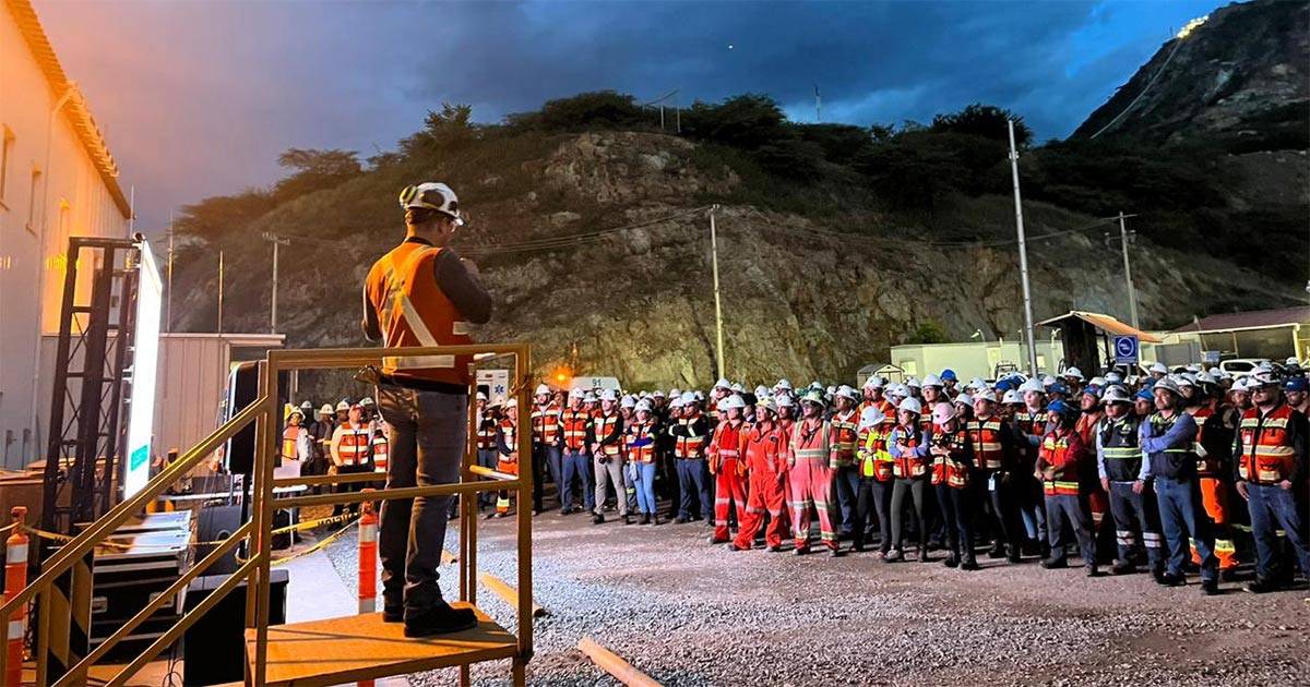 Tres obreros mueren por inhalación de monóxido en mina de Guerrero